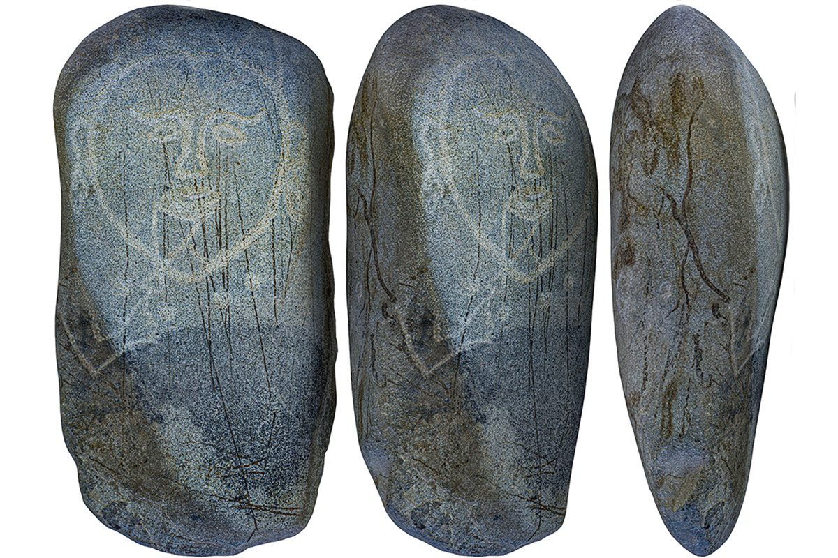 Дама на "портрете" не только имеет корону с тремя рогами, но и выпивает из бокала. Дама на "портрете" не только имеет корону с тремя рогами, но и выпивает из бокала.