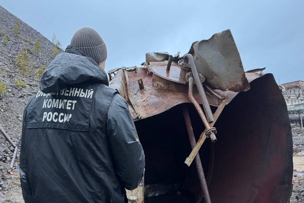 В региональном управлении СК РФ возбудили уголовное дело о нарушении правил безопасности при ведении работ, повлекшем по неосторожности смерть человека.