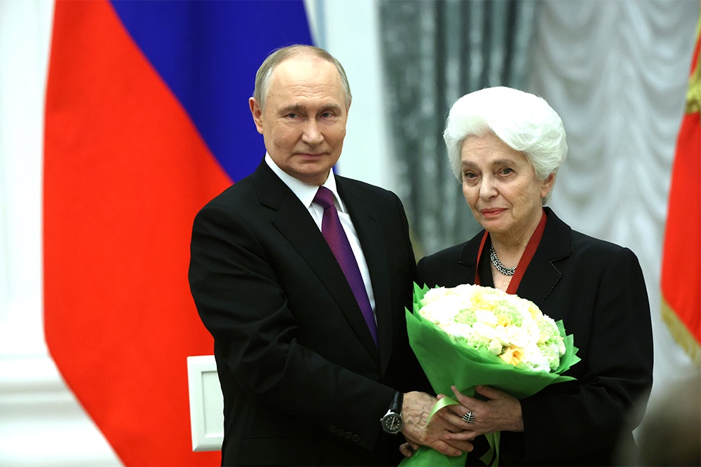 Среди награжденных Владимиром Путиным - глава Русского благотворительного фонда Александра Солженицына Наталия Солженицына.