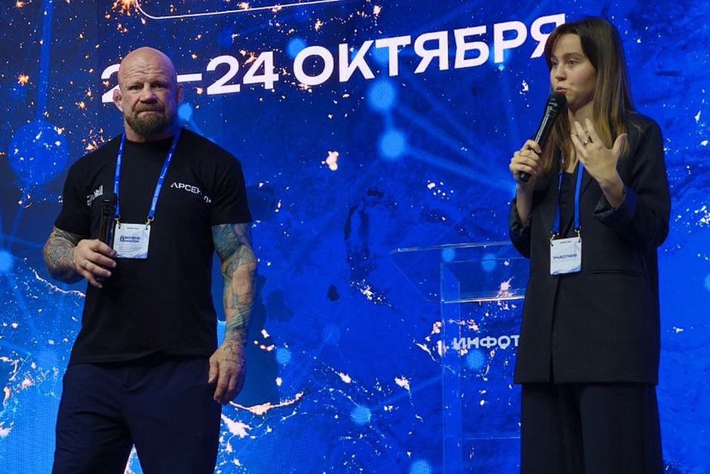 Джефф Монсон лично контролирует, как работают его спортшколы.