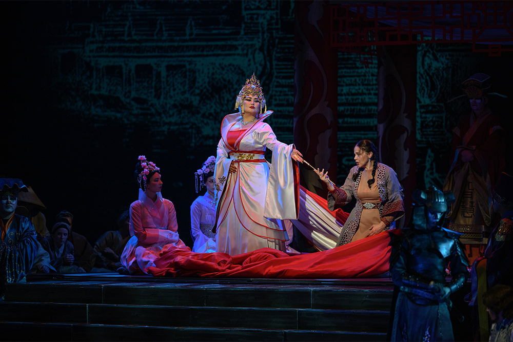 Театр оперы и балета Республики Коми вышел на новый уровень с премьерой оперы Пуччини "Турандот".