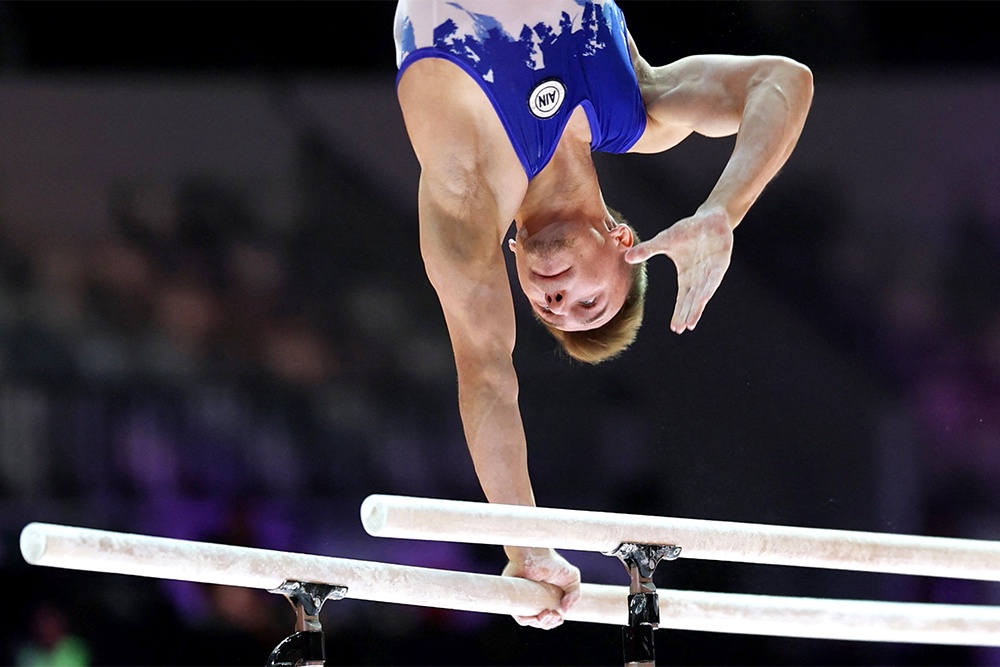 На своем дебютном чемпионате мира Даниел Маринов завоевал бронзовую медаль на параллельных брусьях.