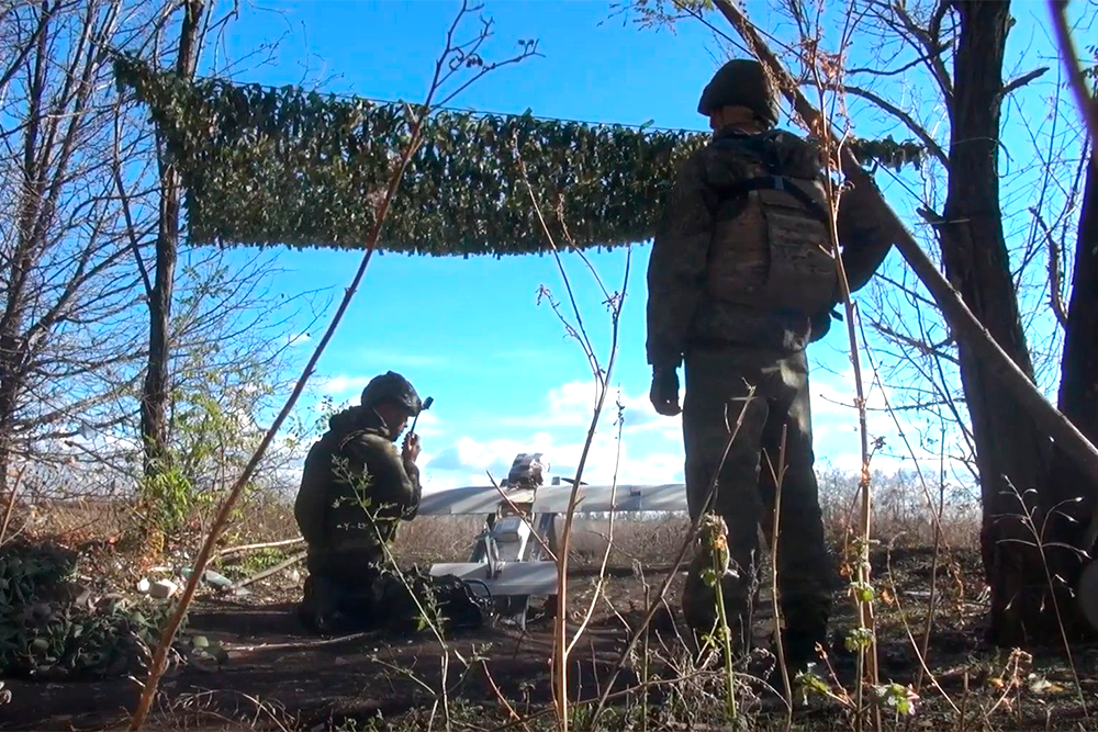 Под Северском дрон "Молния" поразил цель на рекордной дистанции в 55 километров.