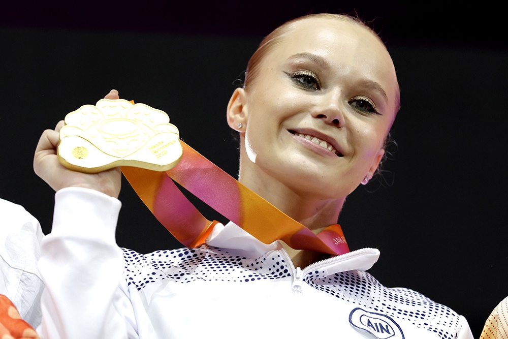 Наша Ангелина Мельникова с триумфом вернулась на пьедестал ЧМ по спортивной гимнастике.