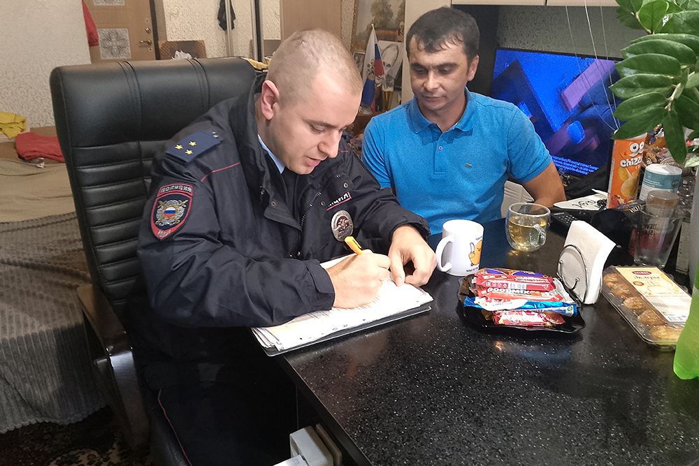 Ко всем нужно относиться по-человечески, считает капитан Журавлев, не важно, сколько лет отсидел человек.