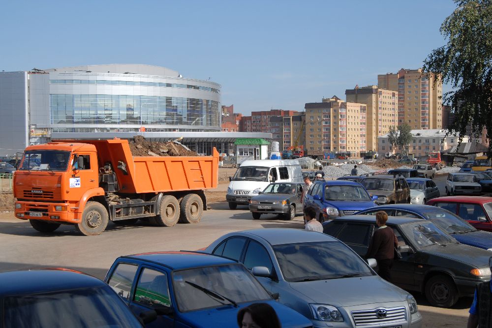 Проблема "убитых" большегрузами дорог стала системной
