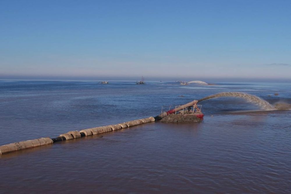 Астраханские каналы-рыбоходы - главный путь молоди рыб из Каспийского моря на нерестилища