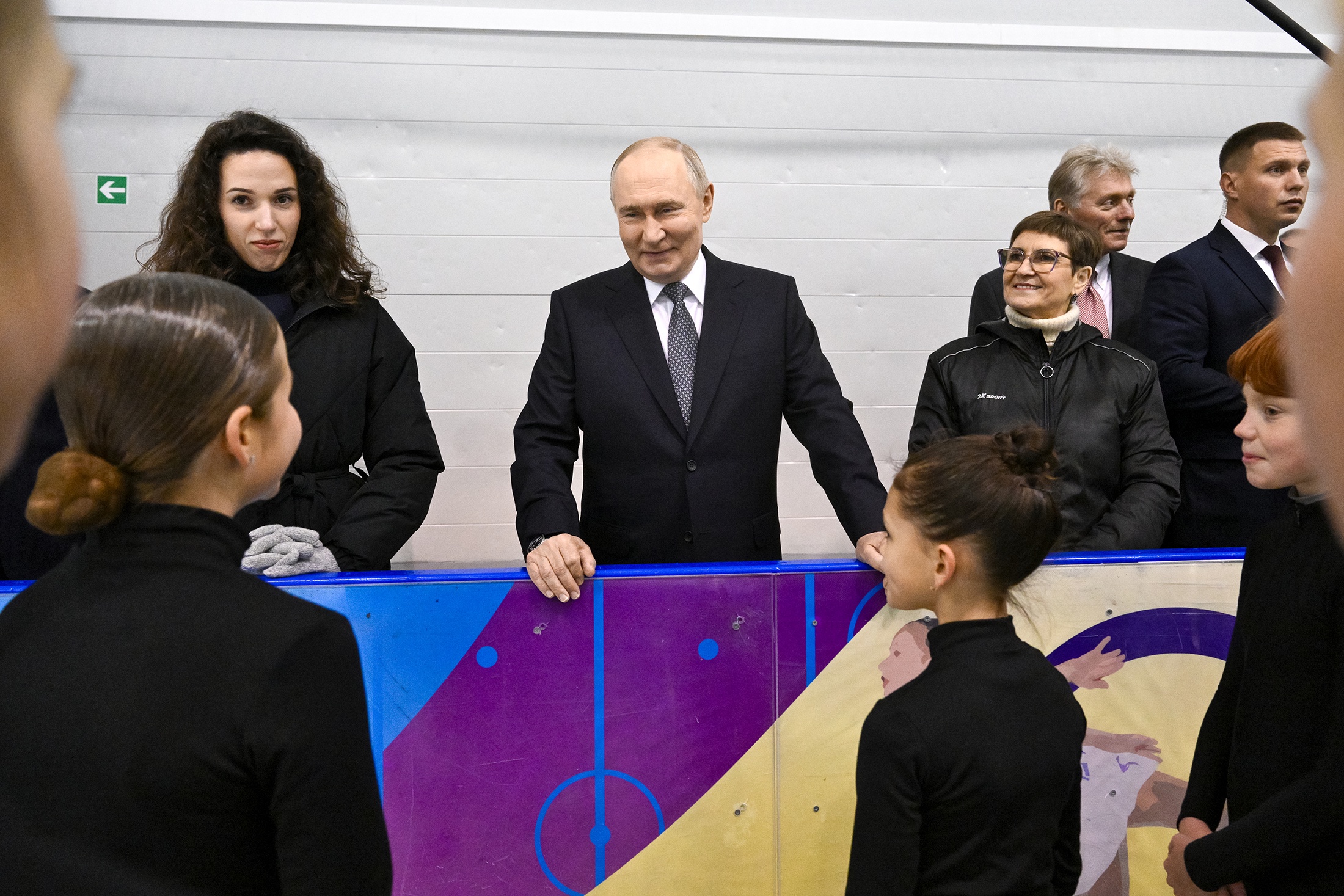 Юным спортсменам Владимир Путин пожелал трудолюбия и целеустремленности: "И тогда будет результат".