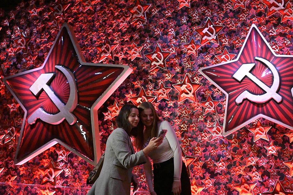 Молодые оглядываются на СССР, потому что чувствуют - во главе всего там стояла "настоящность".