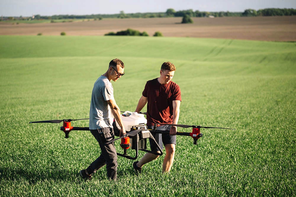 Беспилотники, например, помогают Росреестру выявлять факты самовольного занятия земель.