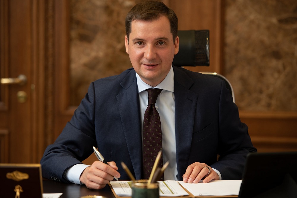 Александр Цыбульский подчеркнул, что профессионализм и ответственность журналистов "Российской газеты" заслужили уважение и признательность коллег, экспертов и широкой аудитории Александр Цыбульский подчеркнул, что профессионализм и ответственность журналистов "Российской газеты" заслужили уважение и признательность коллег, экспертов и широкой аудитории