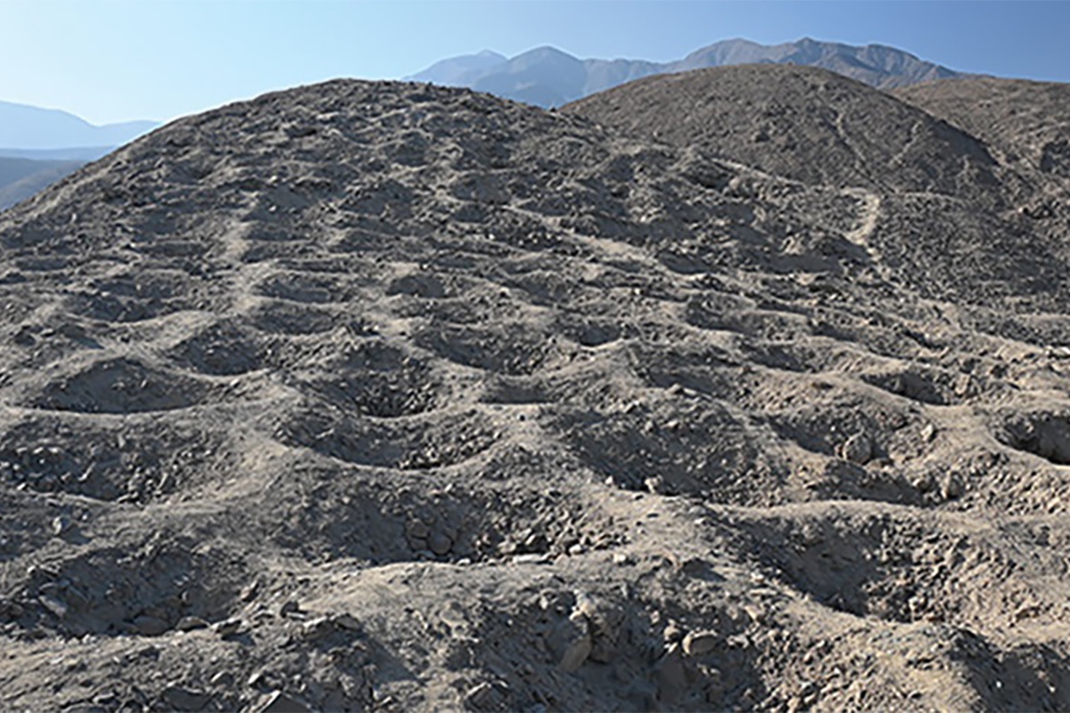 Ученые спорили, для чего это сооружение могло понадобиться. Выдвигались даже космические версии.