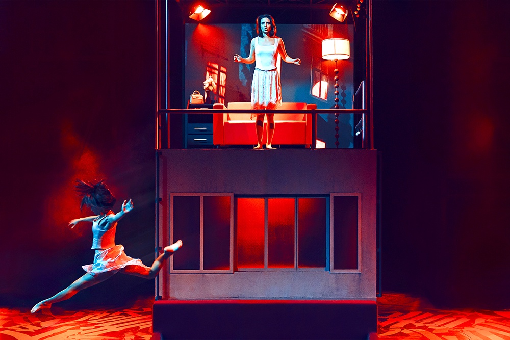 Героям мюзикла "Любовь без памяти" приходится страдать, мечтать, да и рисковать, чтобы быть понятыми.