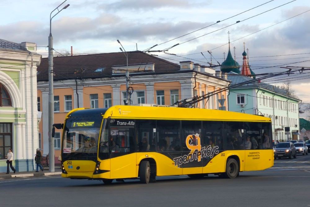 Троллейбусному движению в Ярославле исполнилось 76 лет.