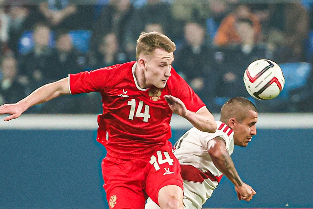 Защитник "Ростова" Виктор Мелехин стал одним из шести футболистов сборной России, кто во встрече с командой Перу находился на поле питерского стадиона весь матч.