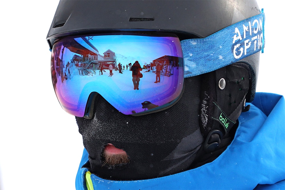 Горнолыжный сезон уже открыли на курорте "Абзаково" в Башкирии и в Приэльбрусье. А другие трассы начнут принимать туристов в конце ноября или уже в декабре. Эксперты советуют следить за погодой.