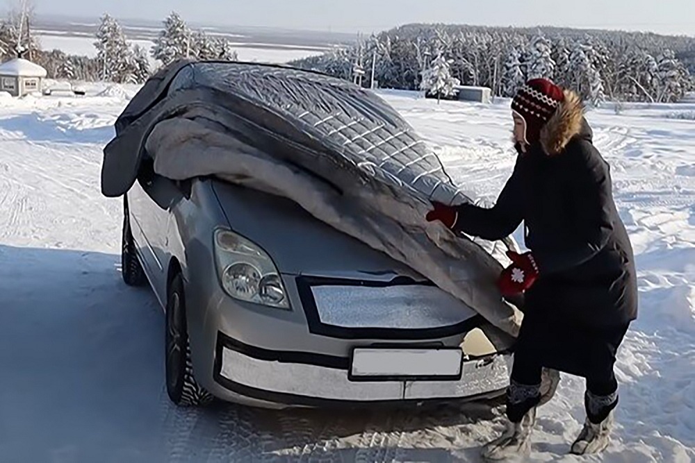 Автомобили в Якутии эксплуатируют в особых условиях: зимой им даже "шуба" требуется.