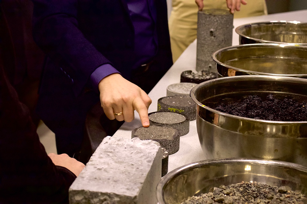 Новые материалы для дорожного строительства стали долговечнее.