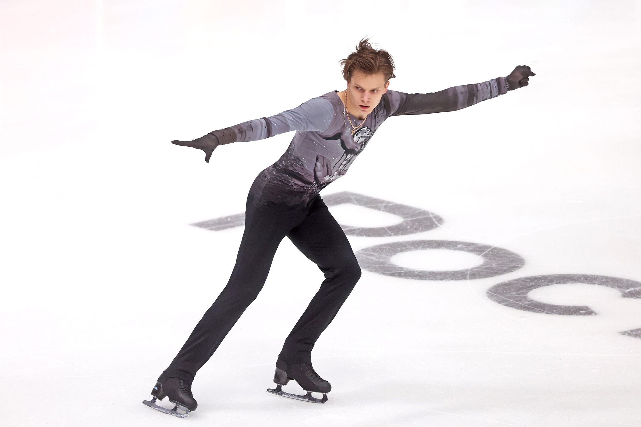 Евгений Семененко во время выступления.