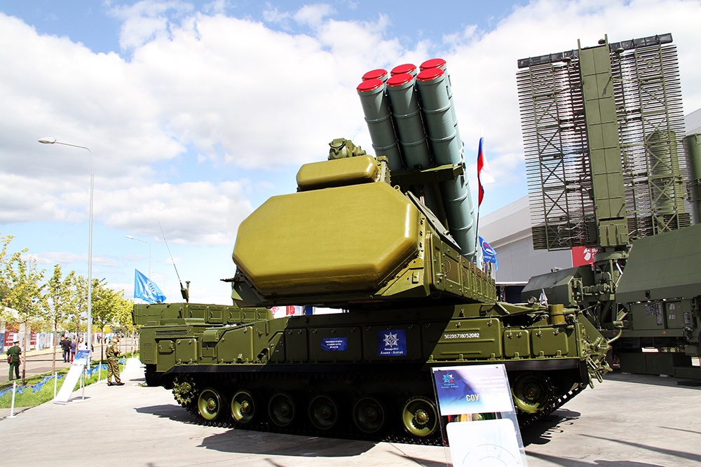 Зенитный ракетный комплекс "Викинг" предназначен для обороны войск и объектов.