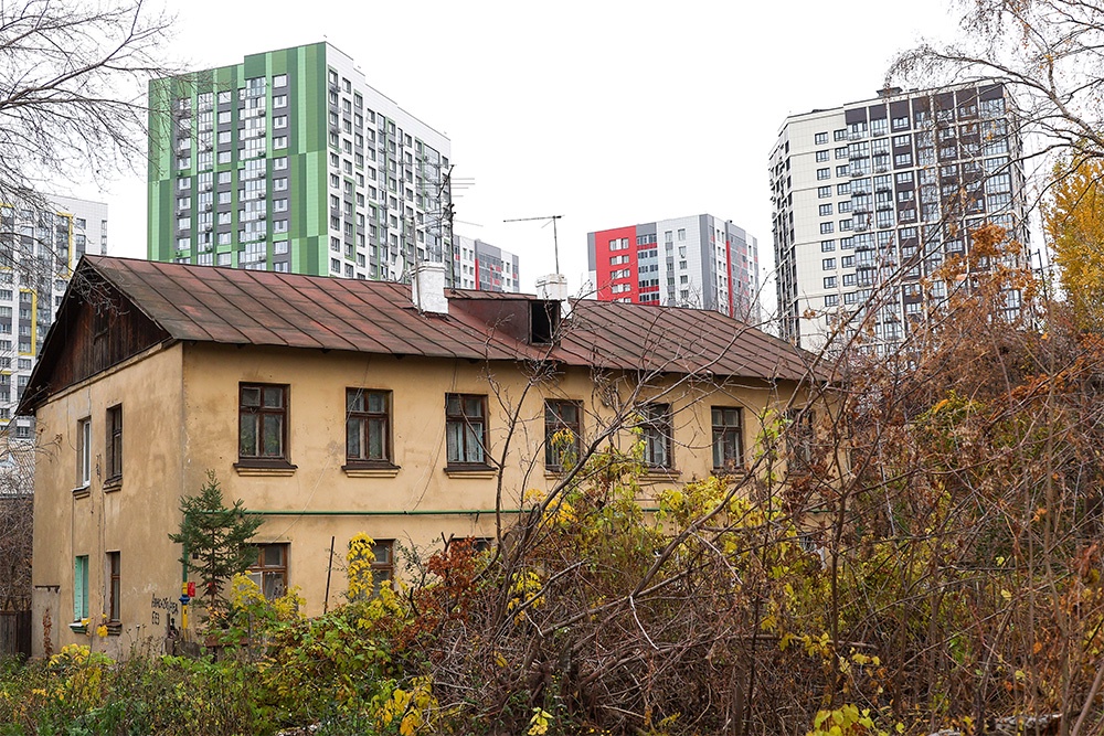 Во многих регионах квартиры на вторичном рынке на 15 процентов дешевле, чем в новостройках.