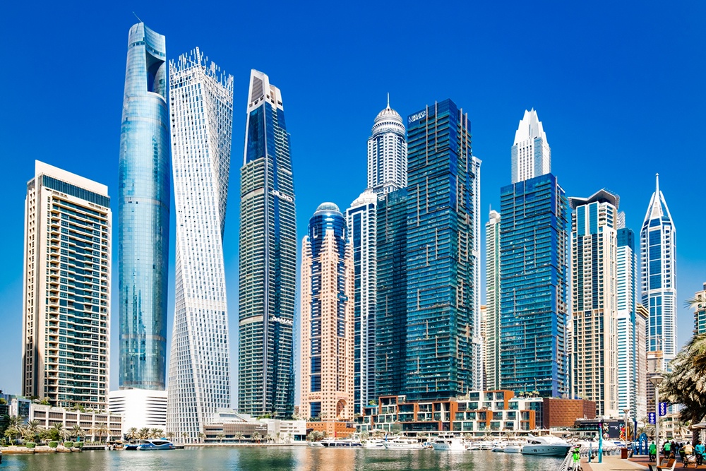 Отель Ciel Dubai Marina - вторая слева башня. Отель Ciel Dubai Marina - вторая слева башня.