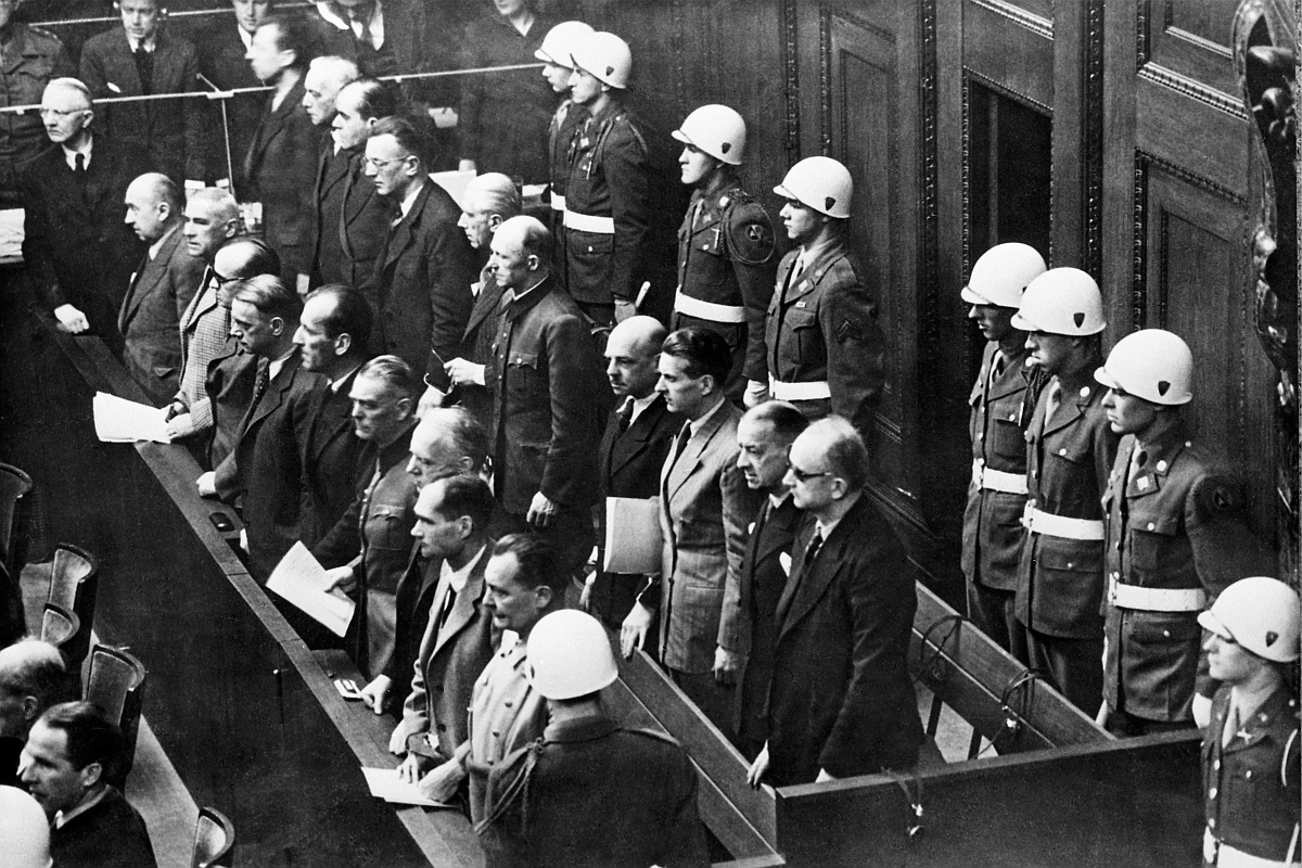 Международный военный трибунал над бывшими руководителями гитлеровской Германии. Здание Нюрнбергского Дворца юстиции. 1 октября 1946 года. Международный военный трибунал над бывшими руководителями гитлеровской Германии. Здание Нюрнбергского Дворца юстиции. 1 октября 1946 года.