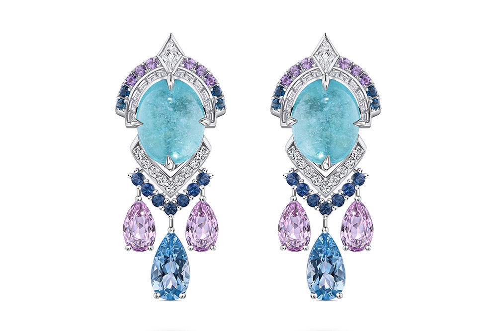 Серьги с турмалинами параиба 11,49 и 10,96 кт, кунцитами, аквамаринами, сапфирами и бриллиантами.