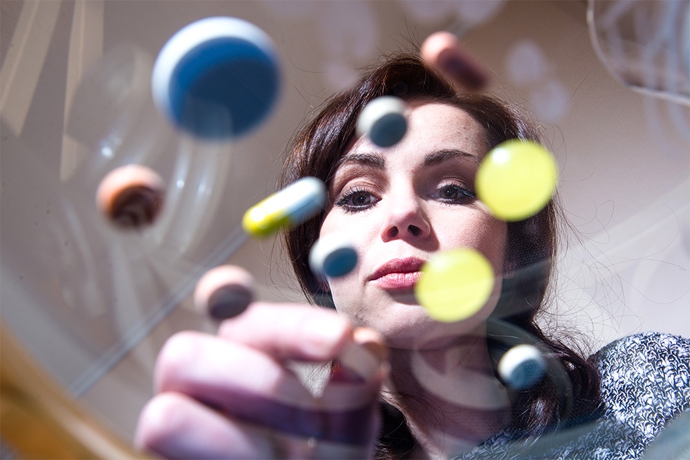 Ученые ищут альтернативу антибиотикам. Например, бактериофаги - вирусы, пожирающие бактерии.