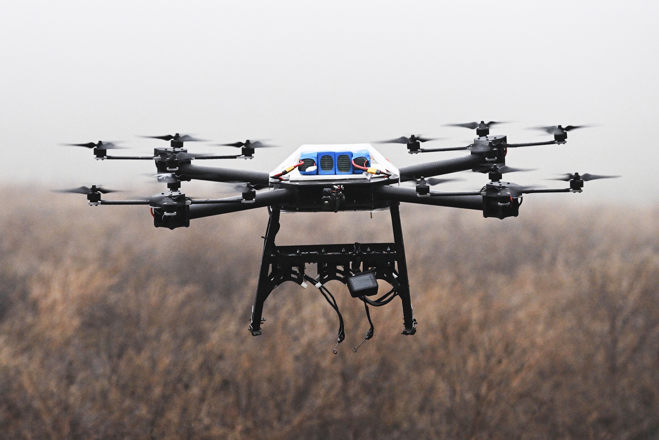 Звук БПЛА "Баба-Яга" похож на усиленное жужжание майского жука. 