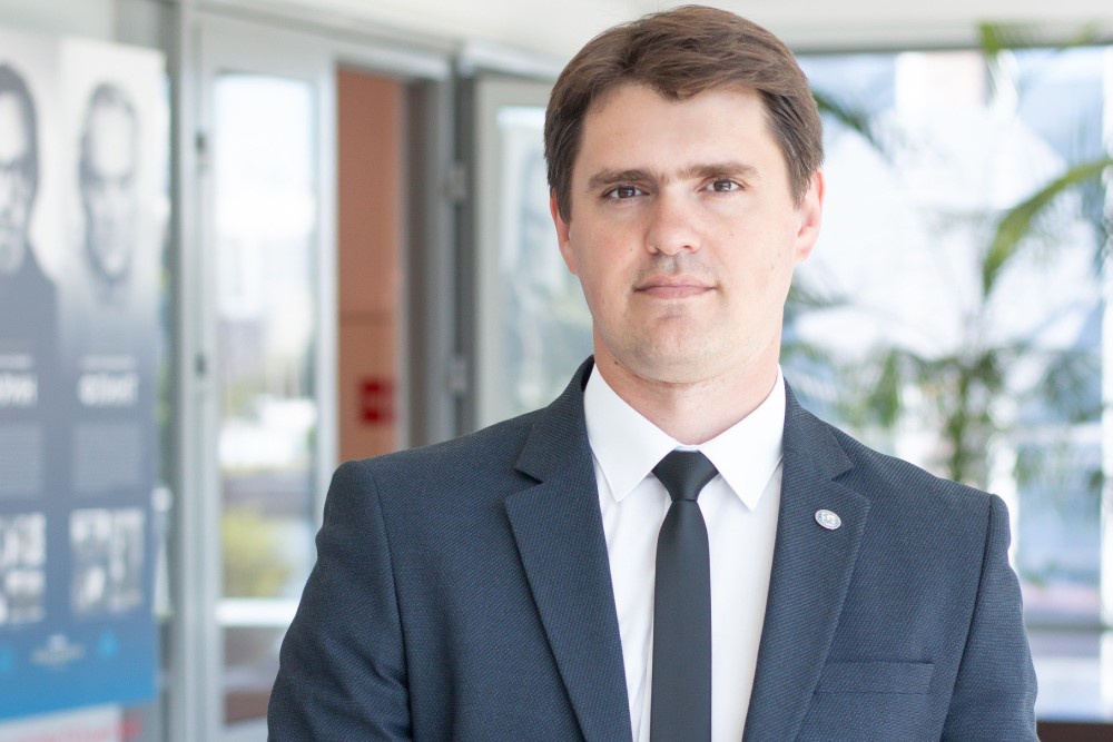 Денис Миронюк: "Калининградцы могут легко добраться до Антарктиды, и электроход "Обь" это доказал".