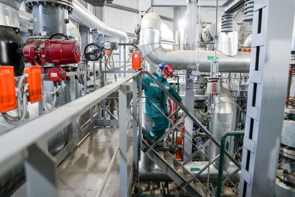 При прокладке нового теплового луча были возведены две насосные перекачивающие станции и семь полностью автоматизированных тепловых пунктов.