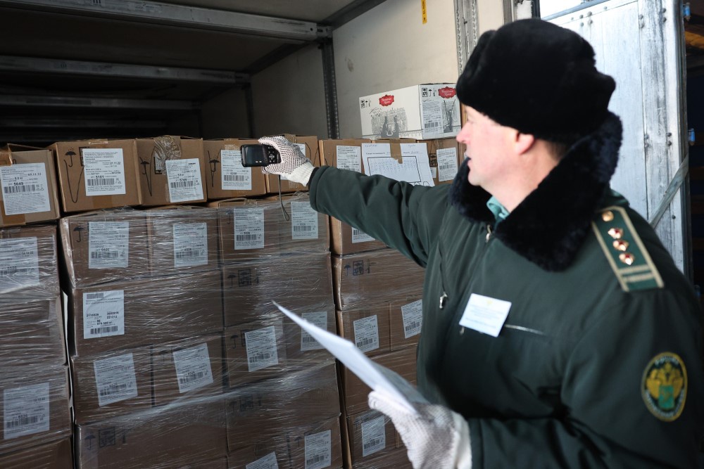 Одним из новшеств стали навигационные пломбы на товарах, проходящих таможенный контроль.