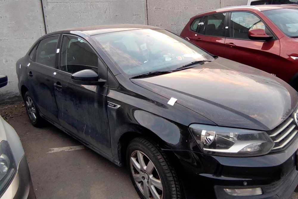 Тот самый конфискованный "Фольксваген Поло" за 870 тысяч рублей. 