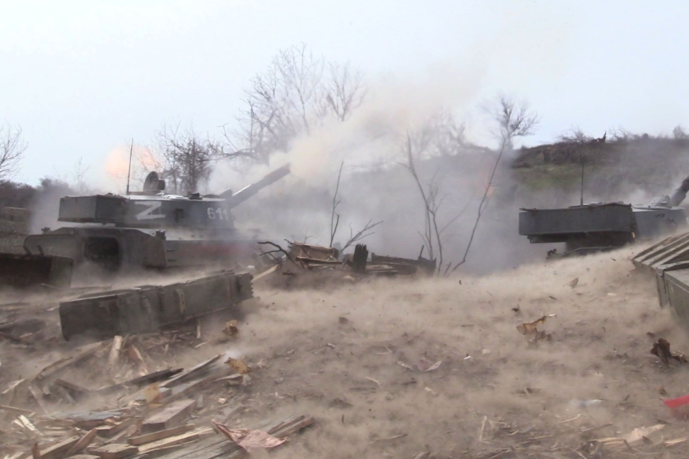 Дальность стрельбы орудий 2С1 "Гвоздика" составляет 15,1 км.