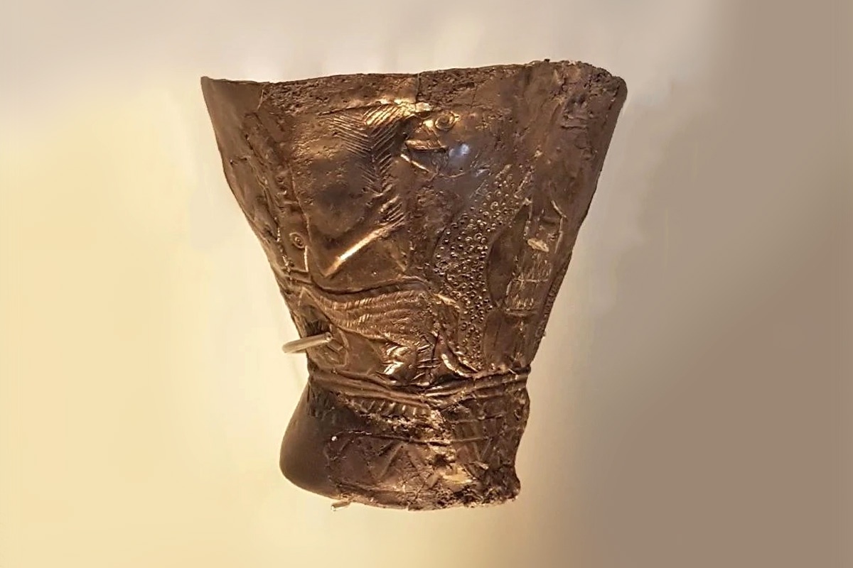 Теперь специалисты интерпретируют изображения на кубке совсем по-другому.