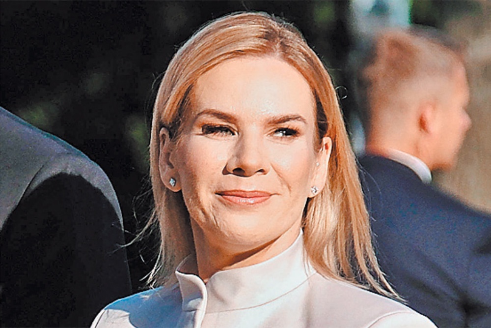 Навроцкая могла уйти в отпуск или на пенсию. Она выбрала второе.