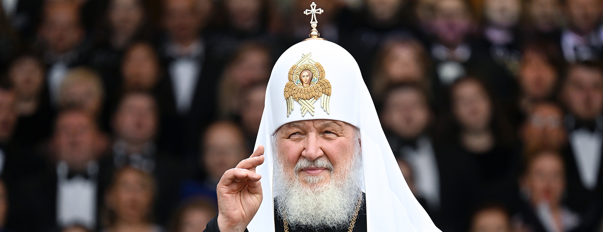 "Для времени патриарха Кирилла характерно то, что решения принимаются не просто глубоко церковным человеком, а человеком, для которого церковный закон - его естество". "Для времени патриарха Кирилла характерно то, что решения принимаются не просто глубоко церковным человеком, а человеком, для которого церковный закон - его естество".