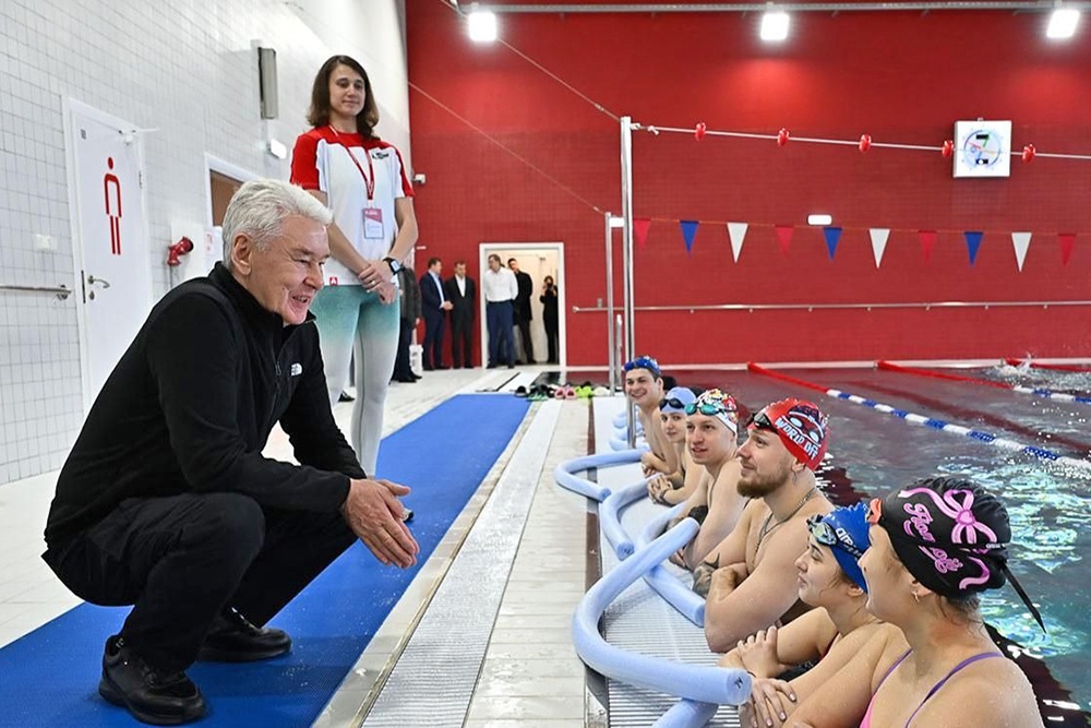 Собянин открыл новый спорткомплекс "Акварис" в районе Зябликово на юге Москвы