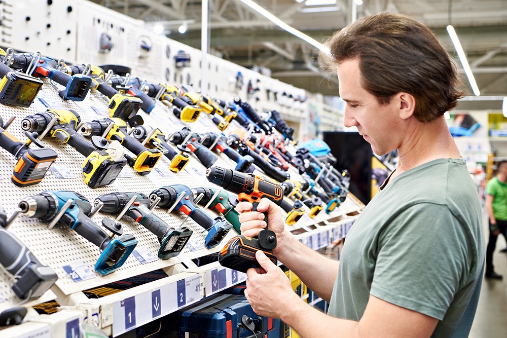 Эксперт Кочйигит: Магазины стройматериалов в ТЦ потеряли 9% посетителей