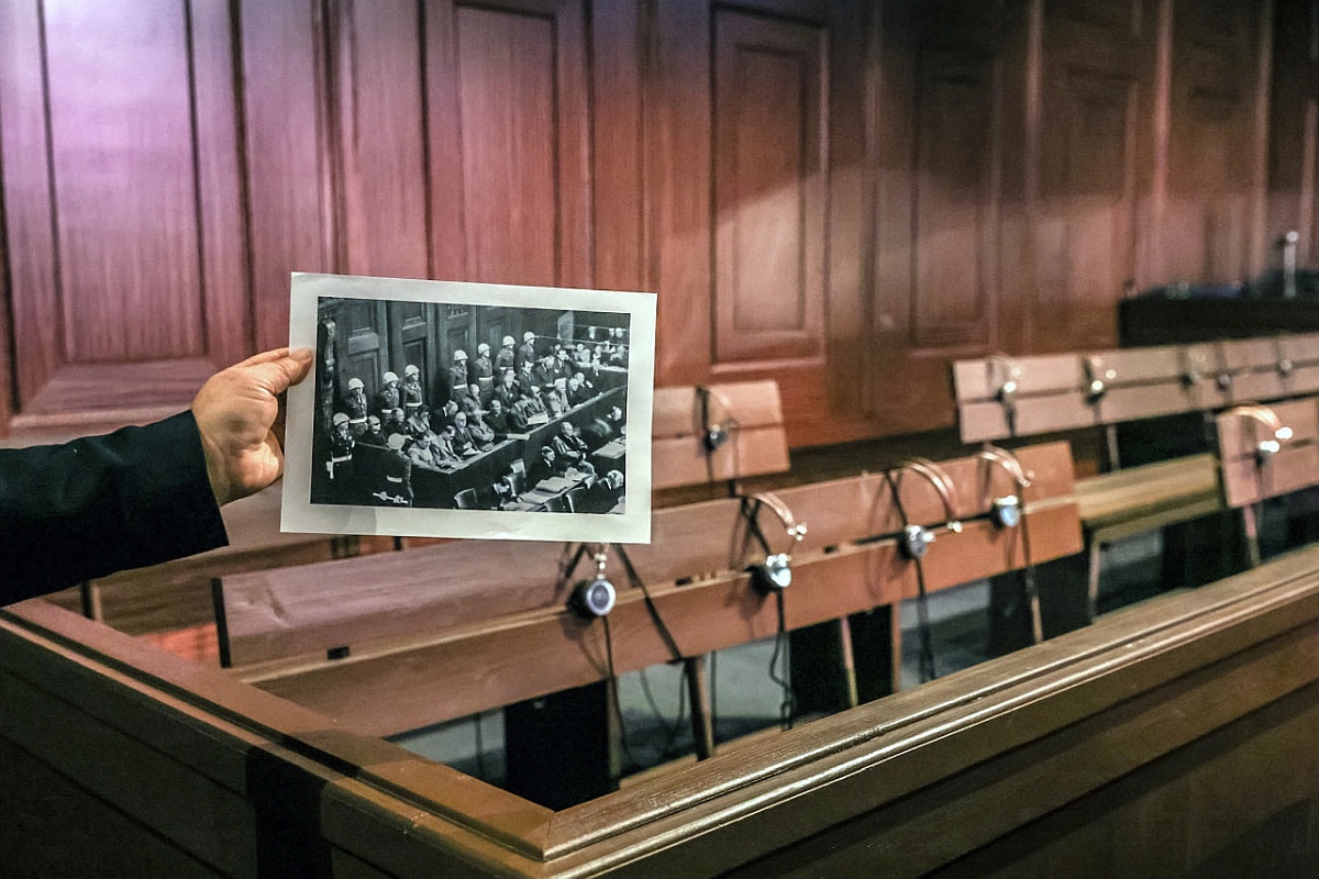 В "Манеже" воссоздан знаменитый зал No 600 Дворца правосудия в Нюрнберге. В "Манеже" воссоздан знаменитый зал No 600 Дворца правосудия в Нюрнберге.