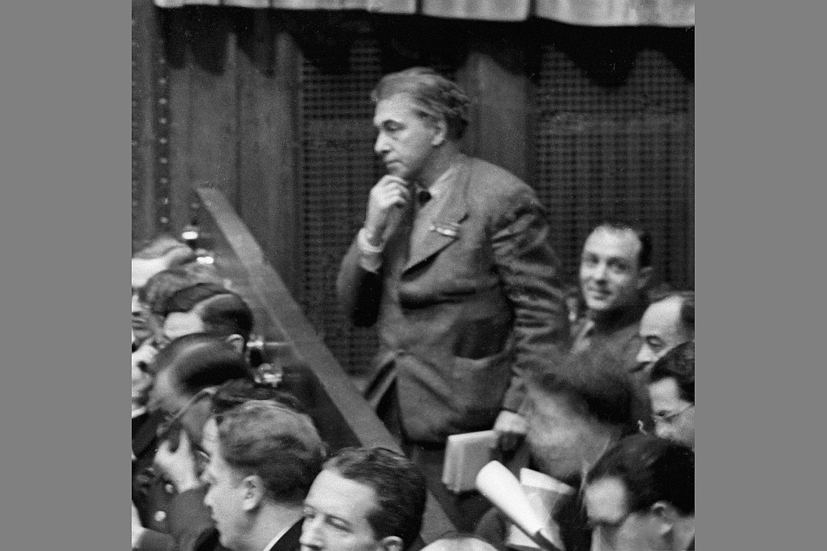 Илья Эренбург в зале заседаний Международного военного трибунала на Нюрнбергском процессе. 30 ноября 1945 года.