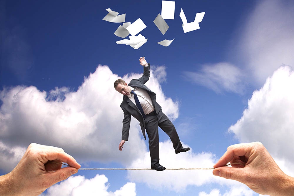 Распасовывание чиновниками жалоб вполне может довести человека до головокружения.