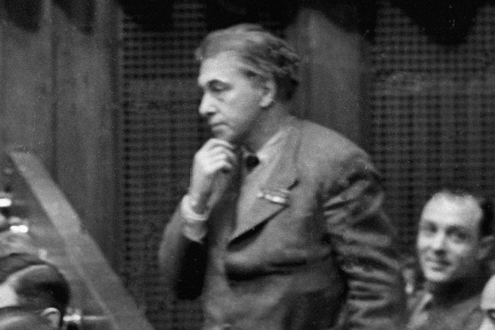 Илья Эренбург в зале заседаний Международного военного трибунала на Нюрнбергском процессе. 30 ноября 1945 года.