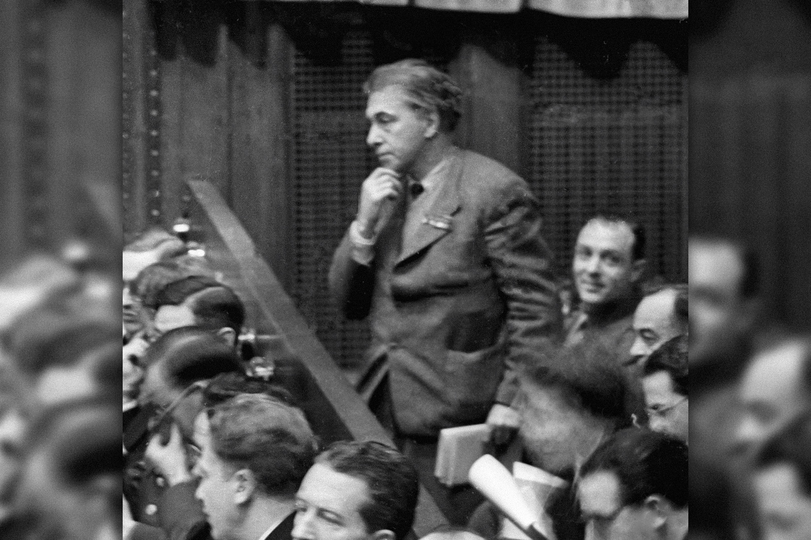 Илья Эренбург в зале заседаний Международного военного трибунала на Нюрнбергском процессе. 30 ноября 1945 года.