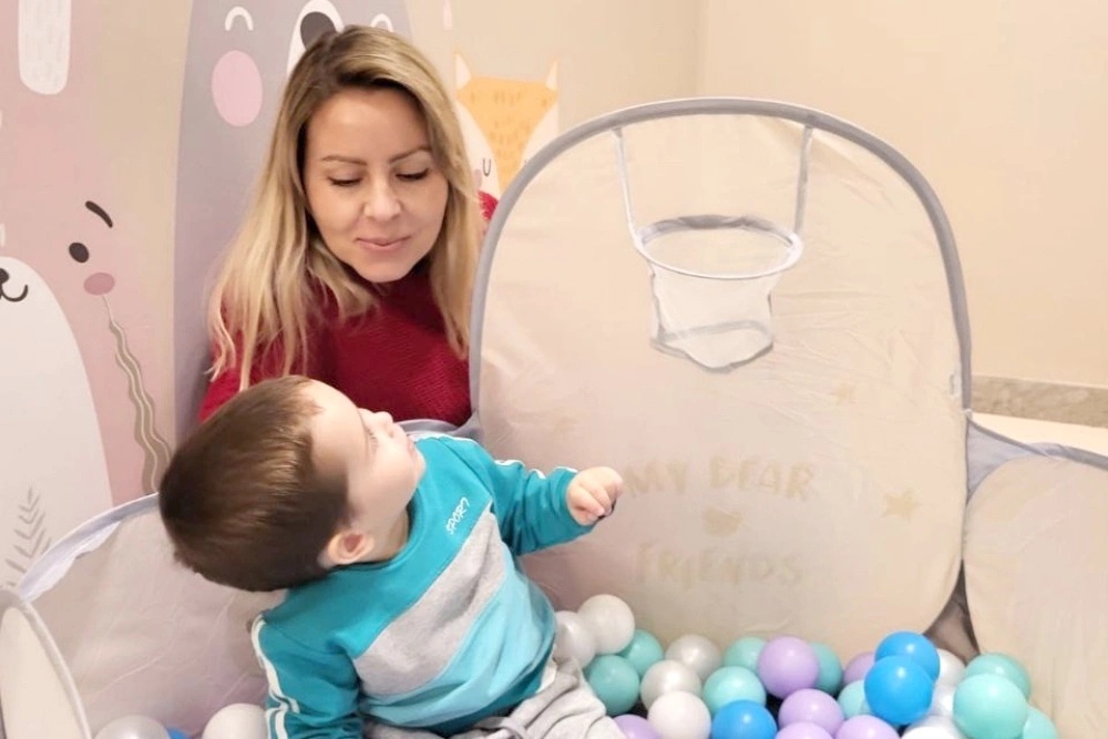 Супруги надеются, что только вмешательство следователей поможет их новой семье отстоять право на спокойную жизнь.