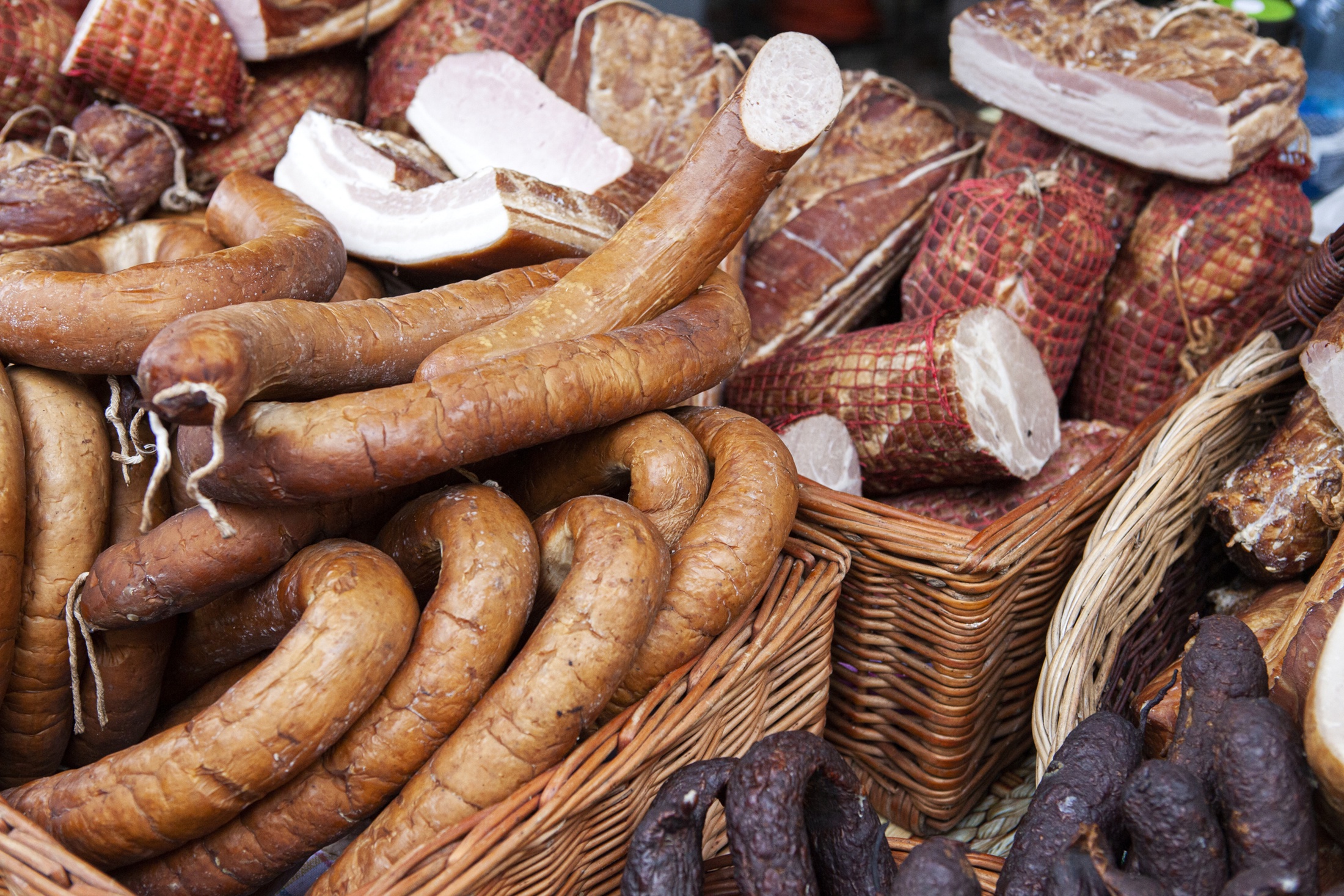 "Ищите код". Начался эксперимент по маркировке колбас, сосисок и прочей мясной продукции