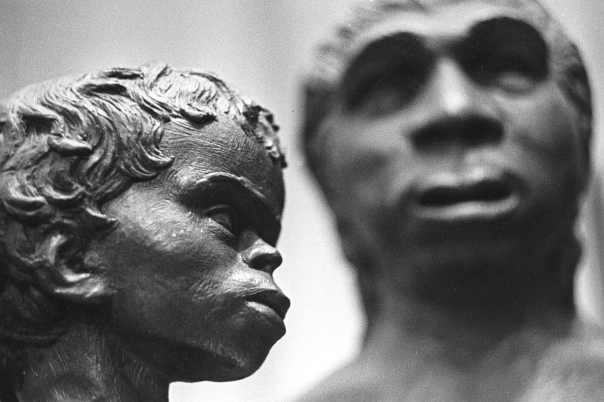 45 тысяч лет назад каннибалы в пещерах Гойе съели шестерых неандертальцев. Это были женщины и дети. 45 тысяч лет назад каннибалы в пещерах Гойе съели шестерых неандертальцев. Это были женщины и дети.