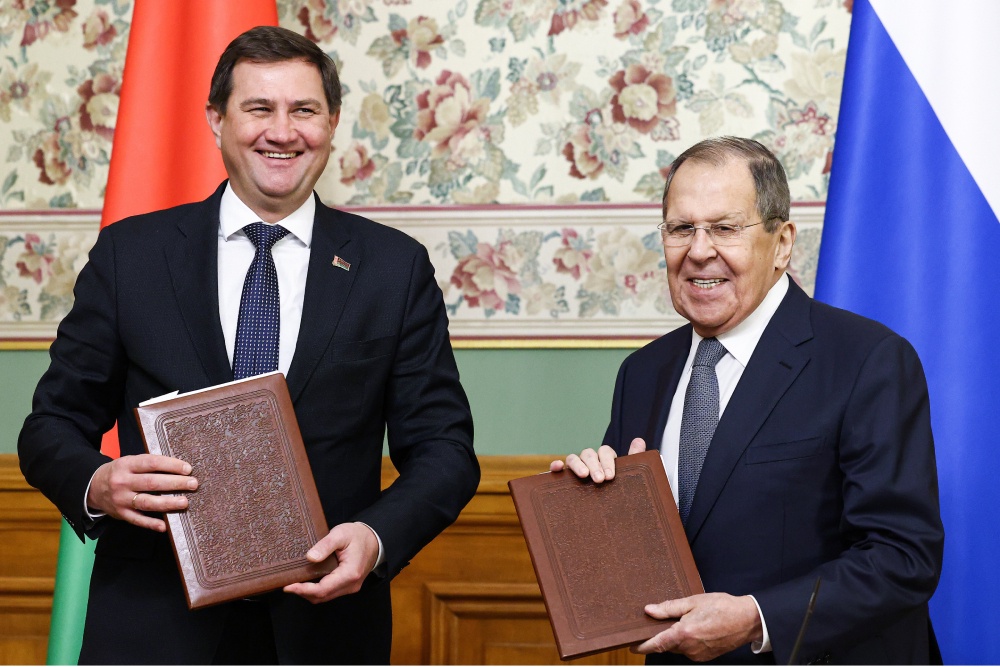 Подписание плана межмидовских консультаций на 2026 год министры использовали и для обмена мнениями по нынешней весьма динамичной международной повестке.