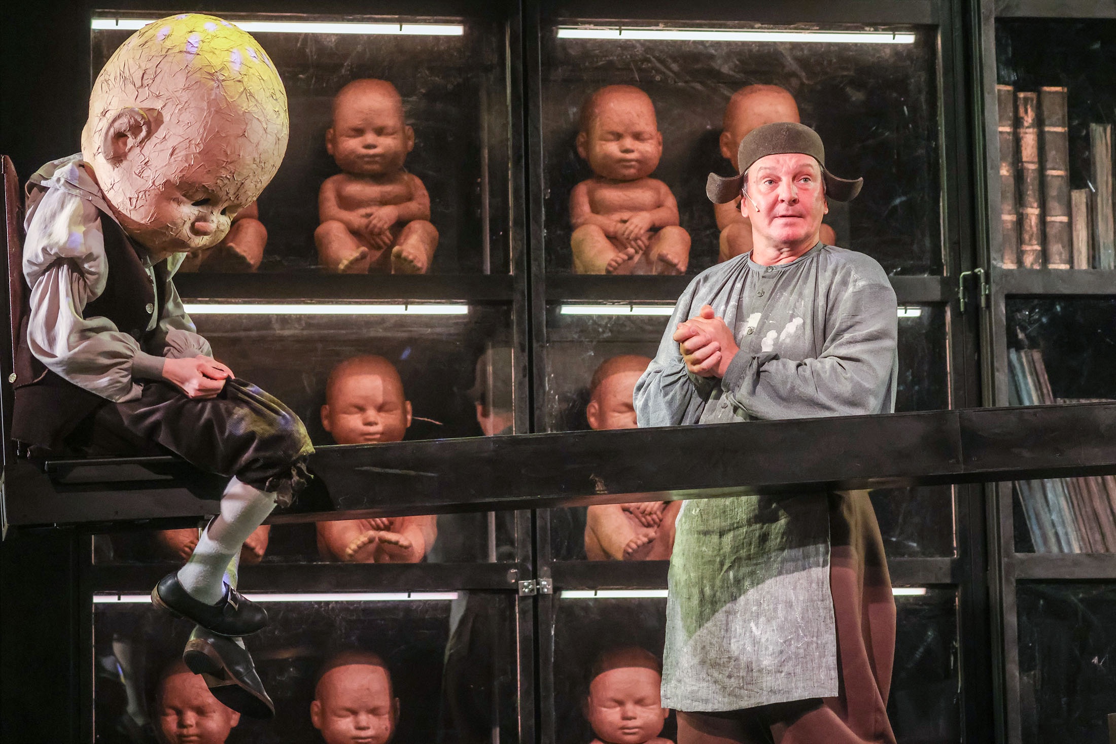 Знаменитая пьеса Михаила Булгакова "Кабала святош" сегодня снова актуальна.